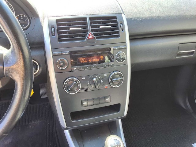 Mercedes-benz - 2005 - a-klasse - 150 classic - personenauto - afbeelding 5 van  16