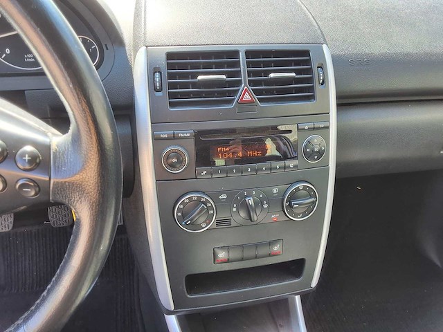 Mercedes-benz - 2005 - a-klasse - 150 classic - personenauto - afbeelding 6 van  16