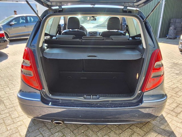 Mercedes-benz - 2005 - a-klasse - 150 classic - personenauto - afbeelding 15 van  16
