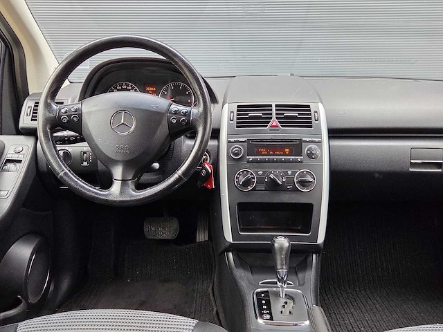 Mercedes-benz - 2005 - a-klasse - 170 avantgarde - automaat - 95-sf-db - afbeelding 3 van  26