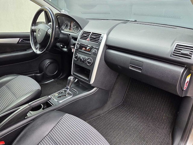 Mercedes-benz - 2005 - a-klasse - 170 avantgarde - automaat - 95-sf-db - afbeelding 15 van  26
