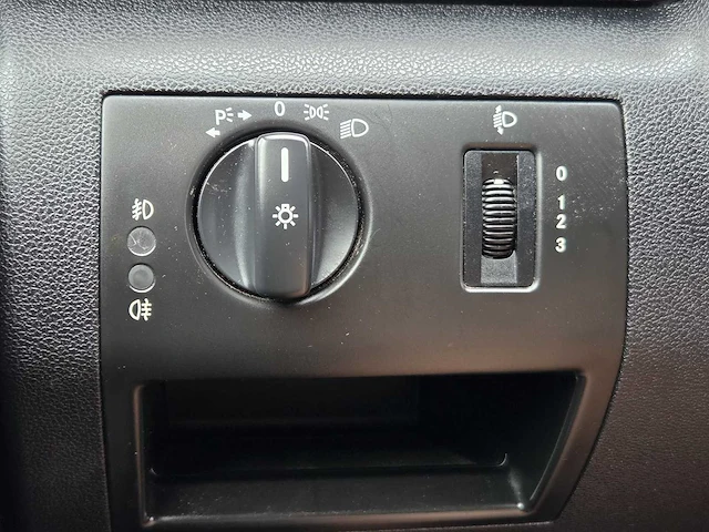 Mercedes-benz - 2005 - a-klasse - 170 avantgarde - automaat - 95-sf-db - afbeelding 13 van  27