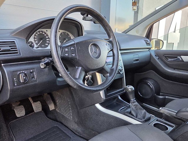 Mercedes-benz - 2005 - b-klasse - 170 - 35-rx-sg - afbeelding 13 van  21