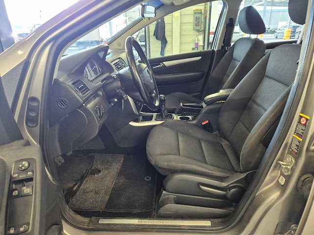 Mercedes-benz - 2005 - b-klasse - 200 - personenauto - afbeelding 9 van  10