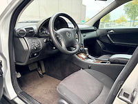 Mercedes-benz - 2005 - c-klasse - 180 k. classic - 76-rj-hn - afbeelding 2 van  19