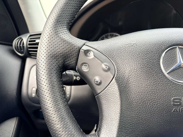 Mercedes-benz - 2005 - c-klasse - 180 k. classic - 76-rj-hn - afbeelding 3 van  19