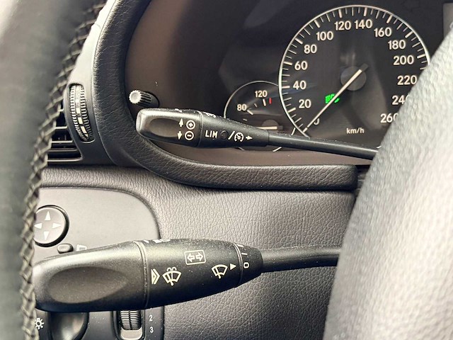 Mercedes-benz - 2005 - c-klasse - 180 k. classic - 76-rj-hn - afbeelding 5 van  19