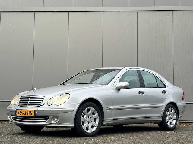 Mercedes-benz - 2005 - c-klasse - 180 k. classic - 76-rj-hn - afbeelding 1 van  19