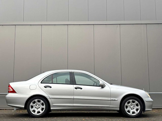 Mercedes-benz - 2005 - c-klasse - 180 k. classic - 76-rj-hn - afbeelding 14 van  19