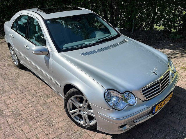 Mercedes-benz - 2005 - c-klasse - 350 elegance 4-matic - personenauto - afbeelding 1 van  22