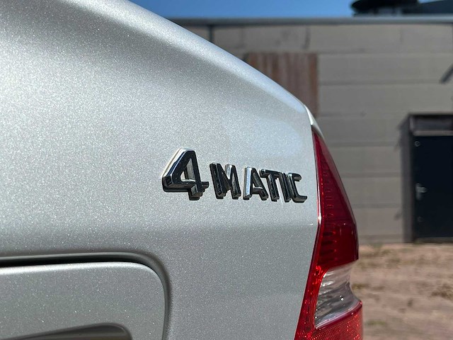 Mercedes-benz - 2005 - c-klasse - 350 elegance 4-matic - personenauto - afbeelding 13 van  22