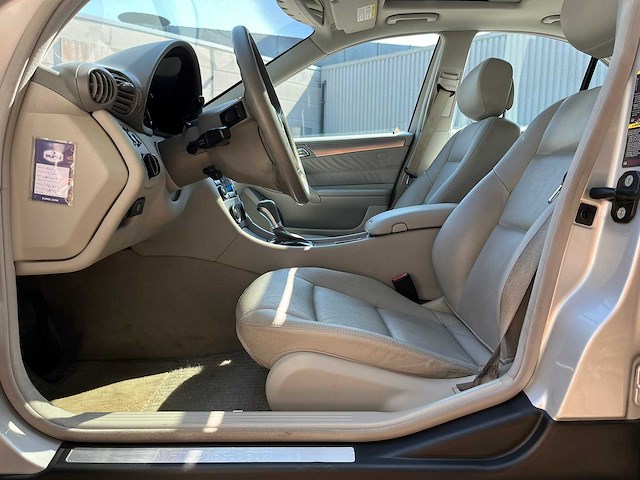 Mercedes-benz - 2005 - c-klasse - 350 elegance 4-matic - personenauto - afbeelding 16 van  22