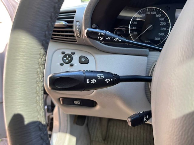 Mercedes-benz - 2005 - c-klasse - 350 elegance 4-matic - personenauto - afbeelding 22 van  22