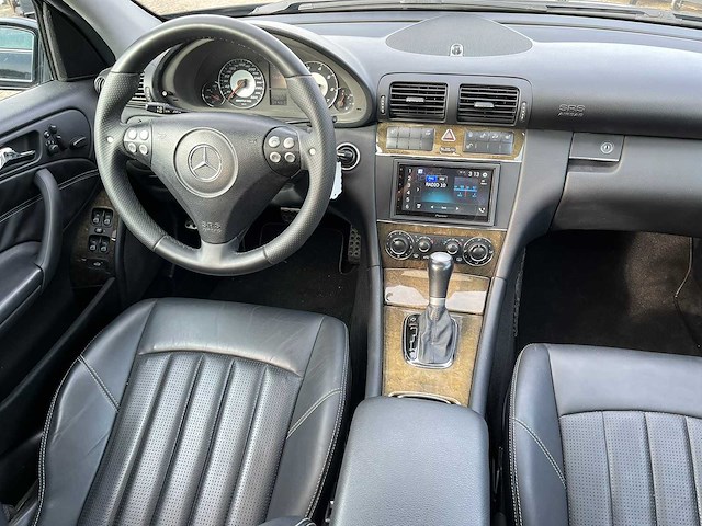 Mercedes-benz - 2005 - c-klasse - amg 55 - personenauto - afbeelding 7 van  26