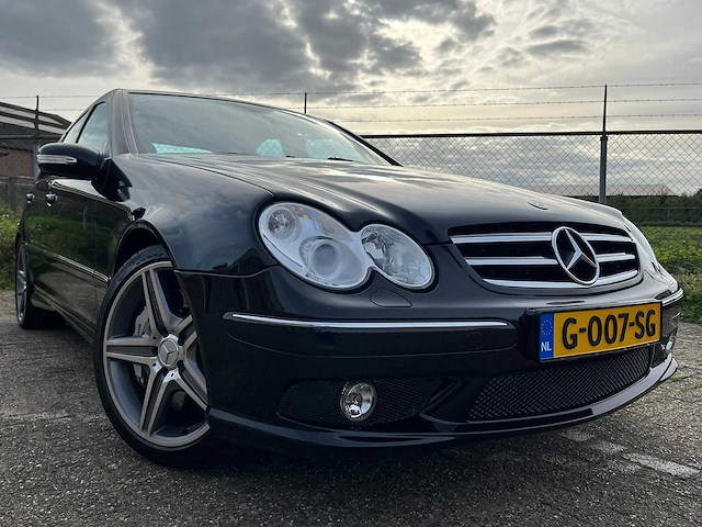 Mercedes-benz - 2005 - c-klasse - amg 55 - personenauto - afbeelding 20 van  26