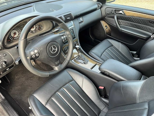 Mercedes-benz - 2005 - c-klasse - amg 55 - personenauto - afbeelding 21 van  26
