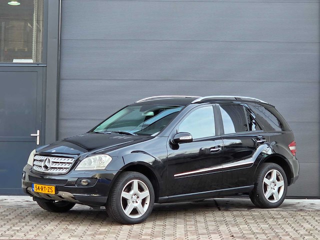 Mercedes-benz - 2005 - m-klasse - 350 - 54-rt-zs - afbeelding 1 van  30