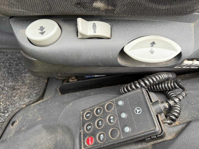 Mercedes-benz - 2006 - atego 815 - vrachtwagen - afbeelding 17 van  30