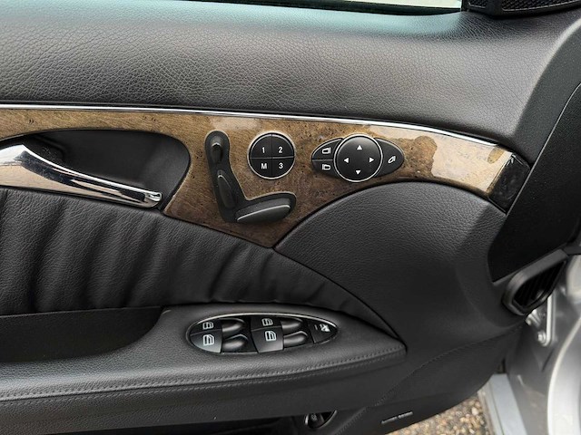 Mercedes-benz - 2006 - e-klasse - 500 elegance - 21-hhh-9 - afbeelding 13 van  14