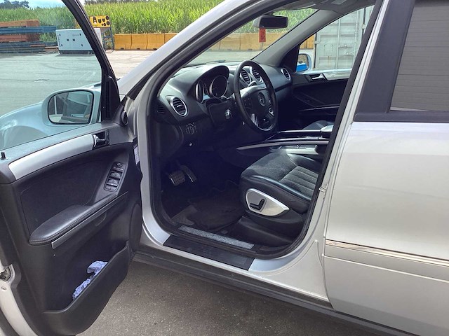 Mercedes-benz - 2006 - m-klasse - 280 cdi - personenauto - afbeelding 8 van  29