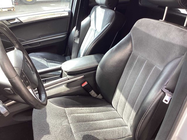 Mercedes-benz - 2006 - m-klasse - 280 cdi - personenauto - afbeelding 10 van  29