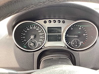Mercedes-benz - 2006 - m-klasse - 280 cdi - personenauto - afbeelding 11 van  29
