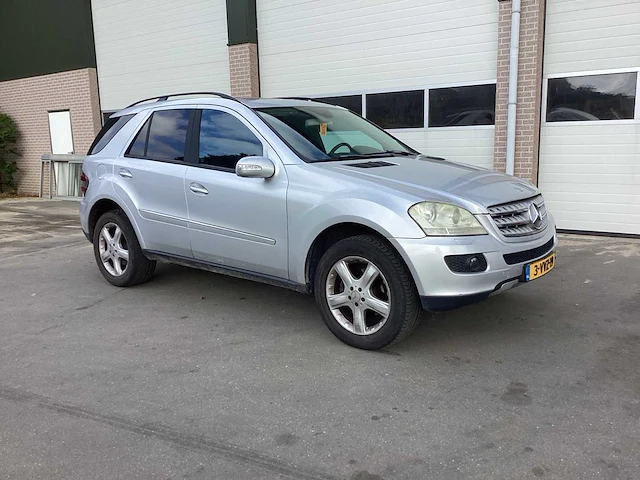 Mercedes-benz - 2006 - m-klasse - 280 cdi - personenauto - afbeelding 2 van  29