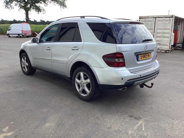 Mercedes-benz - 2006 - m-klasse - 280 cdi - personenauto - afbeelding 19 van  23