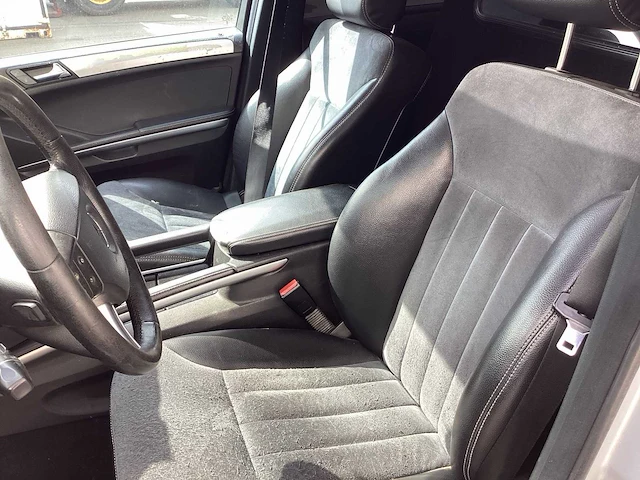 Mercedes-benz - 2006 - m-klasse - 280 cdi - personenauto - afbeelding 10 van  29