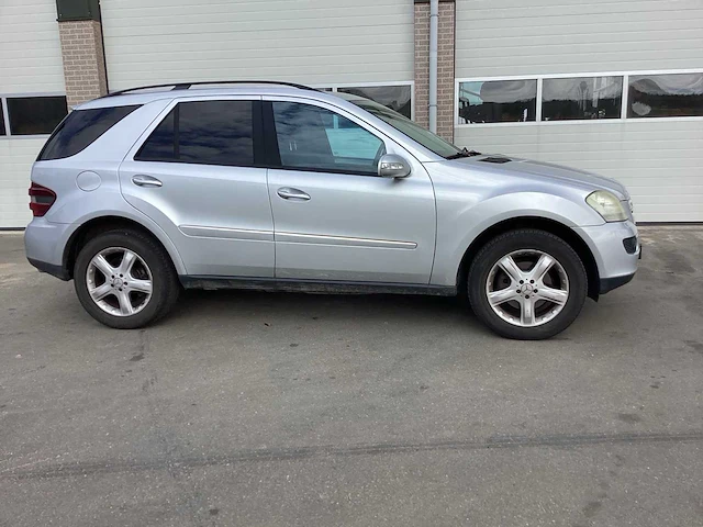 Mercedes-benz - 2006 - m-klasse - 280 cdi - personenauto - afbeelding 29 van  29