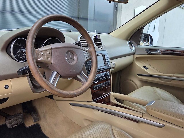 Mercedes-benz - 2006 - m-klasse - 350 - 83-tn-pj - afbeelding 2 van  27