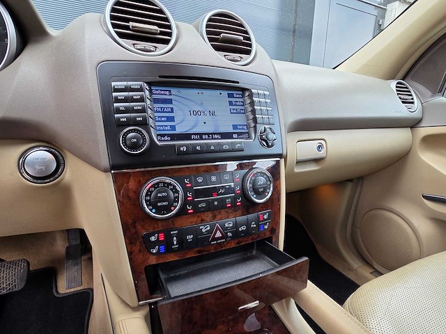 Mercedes-benz - 2006 - m-klasse - 350 - 83-tn-pj - afbeelding 8 van  27