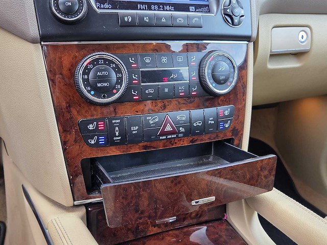 Mercedes-benz - 2006 - m-klasse - 350 - 83-tn-pj - afbeelding 10 van  27