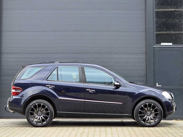Mercedes-benz - 2006 - m-klasse - 350 - 83-tn-pj - afbeelding 22 van  27
