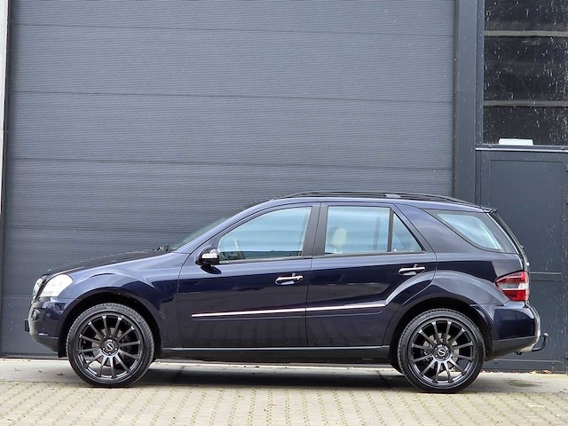 Mercedes-benz - 2006 - m-klasse - 350 - 83-tn-pj - afbeelding 26 van  27