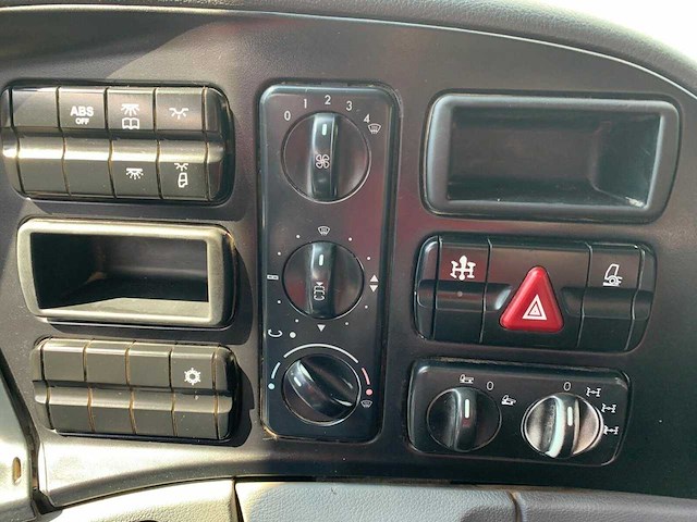 Mercedes benz - 2007 - actros 4141 - vrachtwagen - afbeelding 9 van  17