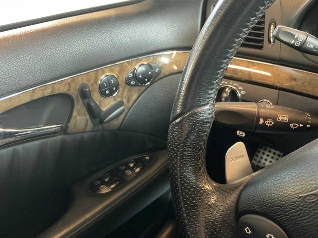 Mercedes-benz - 2007 - e-klasse - amg 63 - personenauto - afbeelding 4 van  24