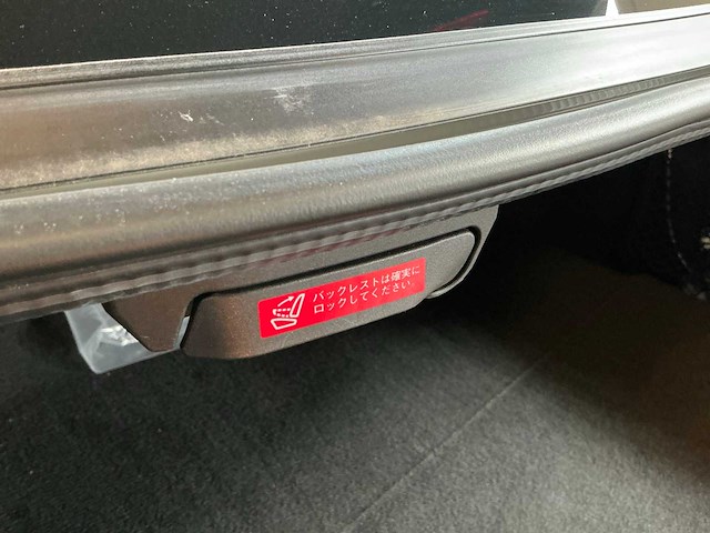 Mercedes-benz - 2007 - e-klasse - amg 63 - personenauto - afbeelding 10 van  24