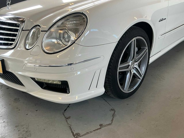 Mercedes-benz - 2007 - e-klasse - amg 63 - personenauto - afbeelding 11 van  24