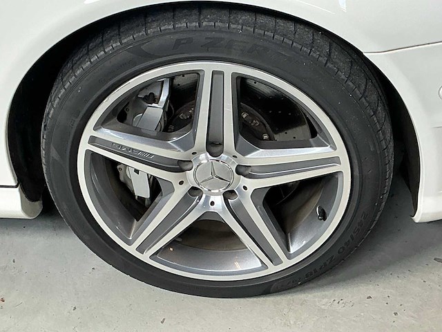 Mercedes-benz - 2007 - e-klasse - amg 63 - personenauto - afbeelding 12 van  24