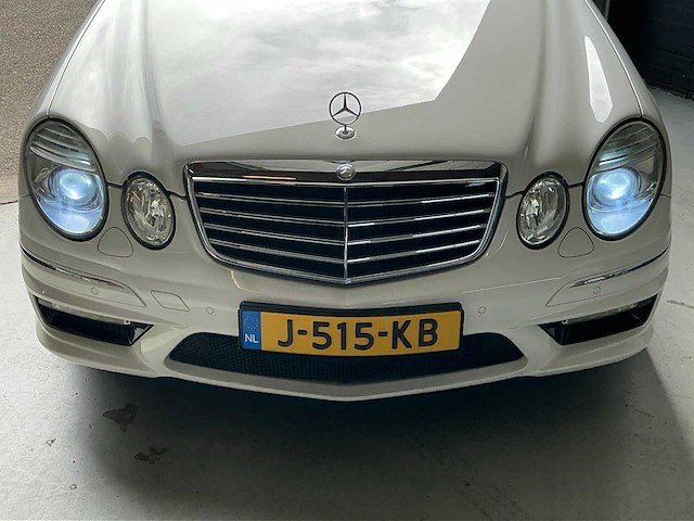 Mercedes-benz - 2007 - e-klasse - amg 63 - personenauto - afbeelding 13 van  24