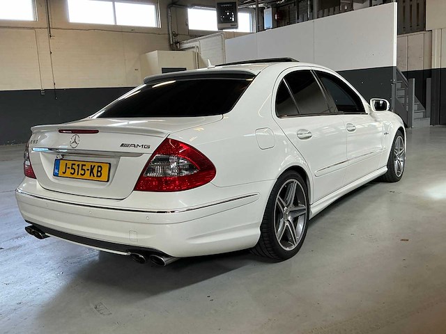 Mercedes-benz - 2007 - e-klasse - amg 63 - personenauto - afbeelding 18 van  24