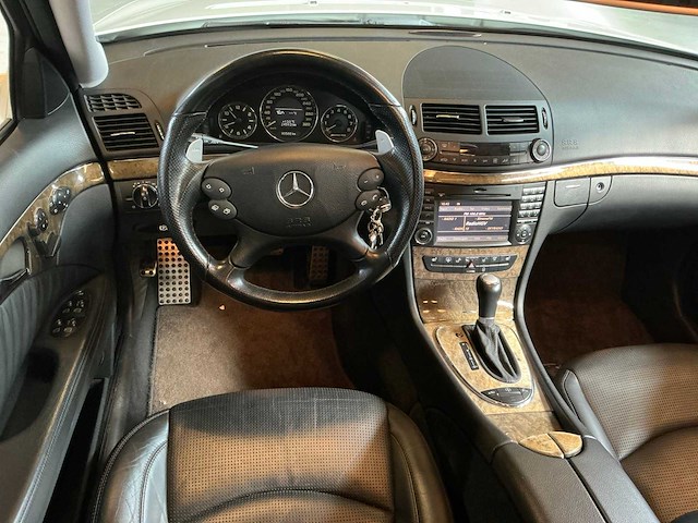 Mercedes-benz - 2007 - e-klasse - amg 63 - personenauto - afbeelding 20 van  24