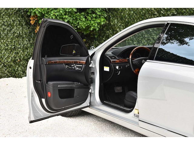 Mercedes-benz - 2011 - s550 sedan - 5,5 liter (5.461 cc) v8 - personenauto - afbeelding 48 van  76