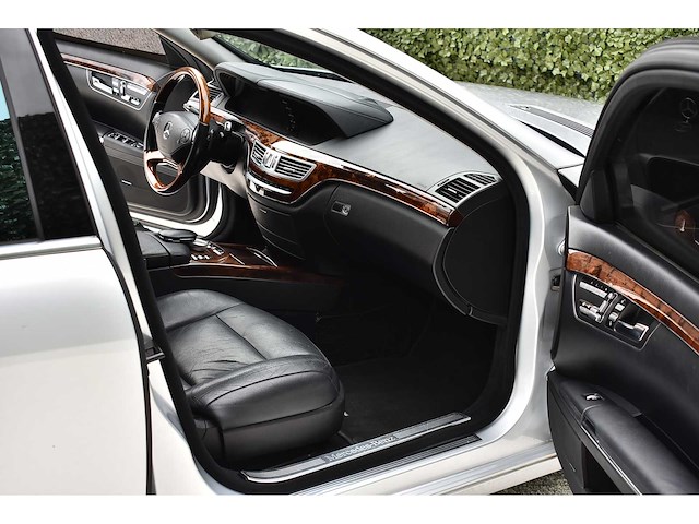 Mercedes-benz - 2011 - s550 sedan - 5,5 liter (5.461 cc) v8 - personenauto - afbeelding 58 van  76