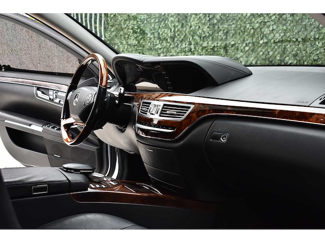 Mercedes-benz - 2011 - s550 sedan - 5,5 liter (5.461 cc) v8 - personenauto - afbeelding 64 van  76