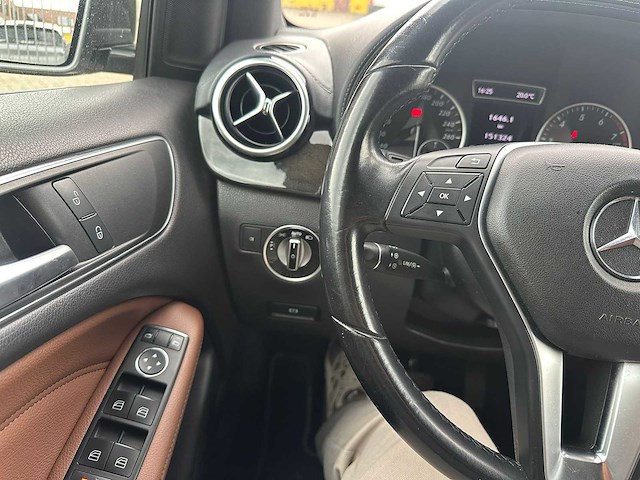 Mercedes-benz - 2012 - b-klasse - 180 ambition - personenauto - afbeelding 8 van  21