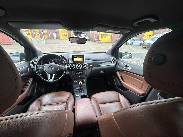 Mercedes-benz - 2012 - b-klasse - 180 ambition - personenauto - afbeelding 11 van  21