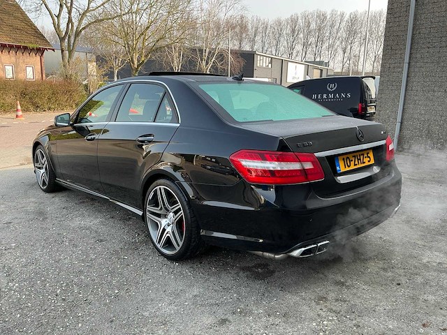 Mercedes-benz - 2012 - e-klasse - amg 63 - personenauto (10-zhz-5) - afbeelding 29 van  32