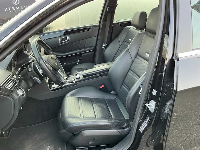 Mercedes-benz - 2012 - e-klasse - amg 63 - personenauto (10-zhz-5) - afbeelding 31 van  32